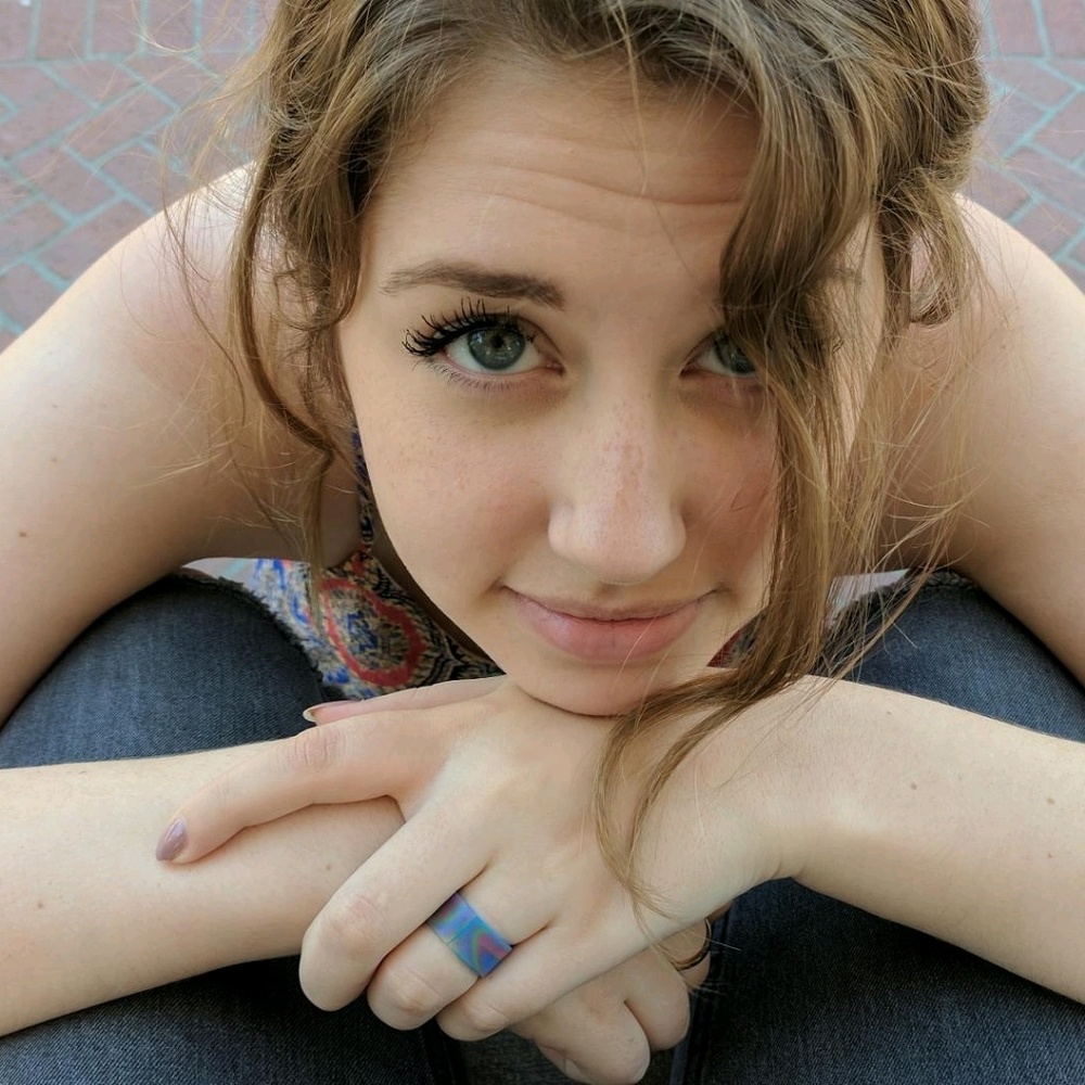 Meet your Posher, Olivia